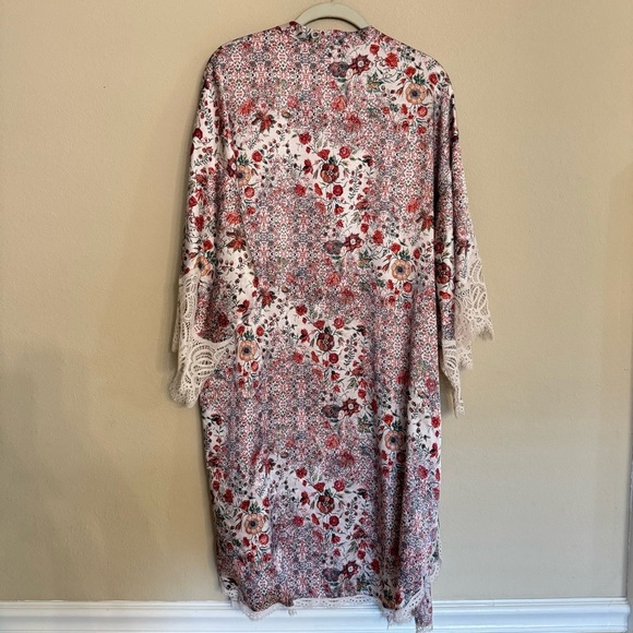 Victoria’s Secret Satin Lace Floral Cover-up Kimono Robe Size XS - Picture 2 of 14